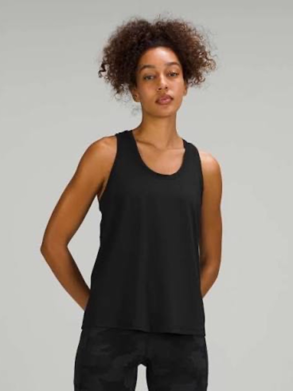 NWT NEW BLACK LULULEMON ESSENTIAL TRAIN TANK TOP Hip Length SIZE 6
